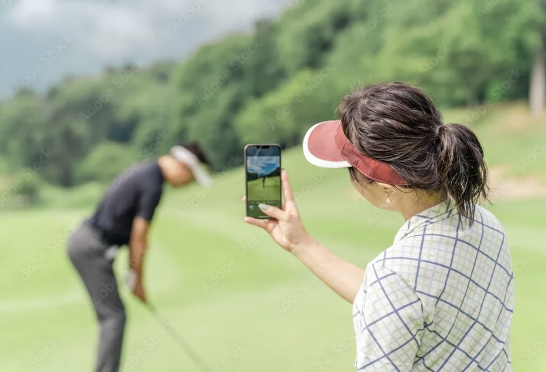 ゴルフコースや練習場から手軽に送信!
